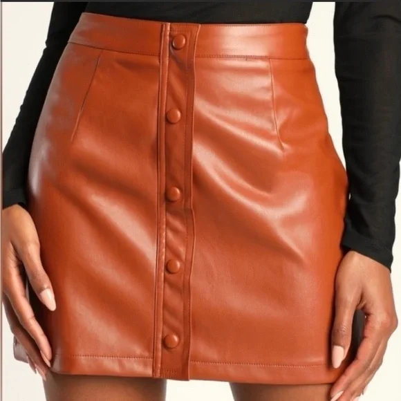 Lulu’s NWT Most Fab Vegan Leather Button-Front Lined Mini Skirt Clay Brown Sz L - Picture 2 of 15